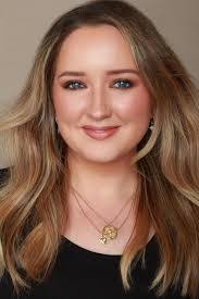 Kim Fenn's Instagram, Twitter & Facebook