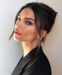 In addition to writing for the latest issue of harper's bazaar, model emily ratajkowski made a statement about underarm hair and women's right to choose during her photo shoot for the magazine. Hairstyle Emily Ratajkowski And Updo Image 6495991 On Favim Com