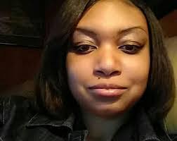 Jennifer Hinde's Instagram, Twitter & Facebook