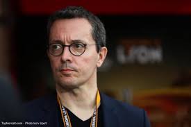 Le mas d'eyraud élève et dresse également des épagneuls bretons. Mercato Bernard Tapie Actu Transferts Bernard Tapie