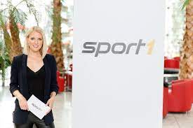 Auf sport1 ist sie beim fußballtalk „der check24 doppelpass im einsatz und führt durch das avd motor & sport magazin. Ruth Hofmann Facebook