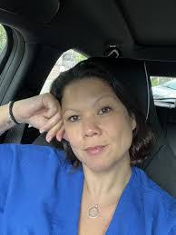 Julie Jarratt's Instagram, Twitter & Facebook