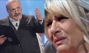 Maurizio costanzo ha rivelato al corriere della sera che in realtà le loro abitudini non sarebbero cambiate molto da prima dell'emergenza, ma. Maurizio Costanzo Distrugge Maria De Filippi La Confessione Choc Gemma Viene Sfruttata Ecco Che Le Fanno Fan Increduli Piu Donna