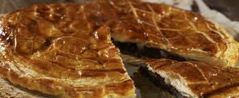 La Recette De La Galette Des Rois Poire Chocolat Facile Delicieuse Avec Les Conseils Et Explications De Nos Chefs