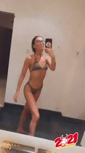 Певица, телеведущая, актриса и артистка. Olga Buzova Pohvastalas Strojnoj Figuroj V Kupalnike Dom 2 Novosti