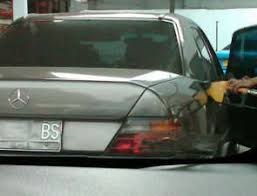 mobil-mewah-isi-bensin-premium