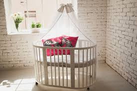 Bu da hem omurgasını desteklemez ve rahatsız hissetmesine sebep olur. Bebek Yatagi Bebek Yatagi Nasil Olmali N11 Blog