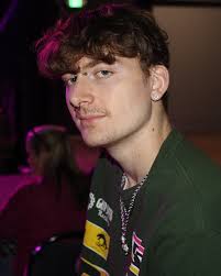 Calvin Pack's Instagram, Twitter & Facebook