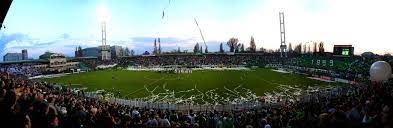 L'újpest football club, nota in passato come újpesti te e újpesti dózsa, è una società di calcio con sede nell'omonimo quartiere di budapest, capitale dell'ungheria.i colori della squadra sono viola e bianco. Ferencvarosi Tc Ujpest Fc Rivalry Wikipedia