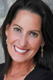 Linda Lundeen's Instagram, Twitter & Facebook