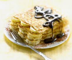 Preparez Tres Facilement Un Mille Feuille Banane Chocolat Recette En 2020 Banane Chocolat Nourriture Recette Entremet