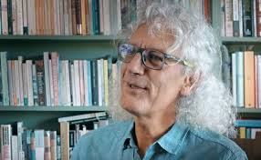 Willie Burger oor boekresensies, beïnvloeders en die boekebedryf