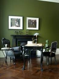 Wandfarbe Trends Grune Wand Mit Bildern Schwarze Mobel Green Rooms Home Living Room Green