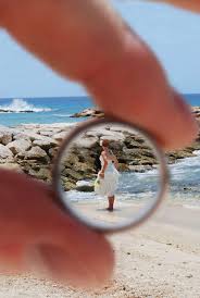 Take A Photo Through Your Spouse S Wedding Ring It Would Be Cute To Do The Bride And Groom Holding Han Wedding Photoshoot Beach Wedding Photos Wedding Photos