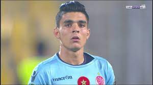 أشرف بن شرقي لاعب نادي الزمالك، هو لاعب مغربي الجنسية، ولد في مدينة تازة بالمغرب في الرابع والعشرين من سبتمبر عام 1994م، ويلعب في خط الهجوم، بدأ مسيرته الكروية عام 2004م مع فريق المغرب الفاسي في البطولة الوطنية المغربية. ÙˆÙƒÙŠÙ„ Ø£Ø´Ø±Ù Ø¨Ù†Ø´Ø±Ù‚ÙŠ ÙŠØ¹Ù„Ù†Ù‡Ø§ ØµØ±ÙŠØ­Ø© Ù„Ù† ÙŠÙ„Ø¹Ø¨ Ù„Ù„Ø£Ù‡Ù„ÙŠ Ø¨ÙˆØ§Ø¨Ø© Ù…ØµØ± 11