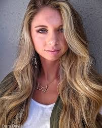 Dara Wilson's Instagram, Twitter & Facebook