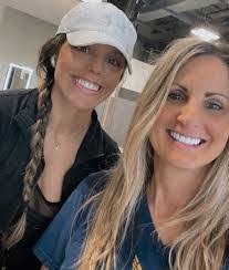 Shawna Williams's Instagram, Twitter & Facebook