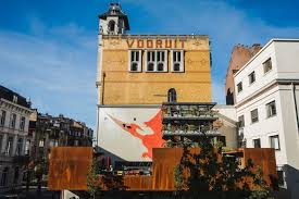 Het koninklijk harmonieorkest vooruit is een muzikale vereniging gebaseerd in de stad harelbeke (belgië), onder leiding van erik desimpelaere. Kunstencentrum Vooruit Woedend Over Naamsverandering Sp A Juridische Stappen Niet Uitgesloten Binnenland Hln Be