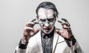 Brian hugh warner (born january 5, 1969), known professionally as marilyn manson, is an american singer, songwriter, record producer, actor, painter, and writer. Musikblog Marilyn Manson Neues Album