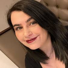 Vicky Snell's Instagram, Twitter & Facebook