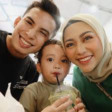 Bahkan, nama okin menjadi trending topic di twitter. 10 Potret Mesra Rachel Vennya Niko Al Hakim Rumah Tangga Idaman Foto Selebriti Selebriti