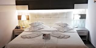 Hotel afrodita resort & spa 4* este situat în centrul stațiunii băile herculane, în apropierea parcului vicol și la aproximativ 3 km de gară. Rasfat Si Sanatate La Herculum Spa Coltul Cameliei