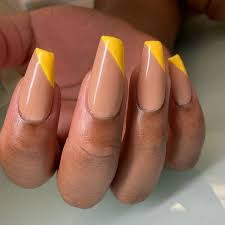 See more ideas about nail designs french nails french nail designs. Fruhlingsnagel 2021 Die Schonsten Nageldesigns Fur Ihre Mani