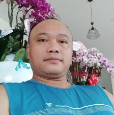 Känslan när vi fick hämta ut nya snöblusar inför plutonsfotot... Ska man  vara fin så ska man. Kiruna på 90-talet. 🇸🇪🐺