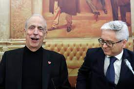 José manuel rodrigues berardo , comih, gcih (born 4 july 1944), best known as joe berardo , is a portuguese businessman , stock investor , speculator , and art collector. Joe Berardo Detido Por Suspeitas De Burla Fraude E Branqueamento De Capitais Renascenca