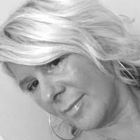 Vicki Burgess's Instagram, Twitter & Facebook