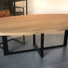 Plateau et pattes en acier avec insertions de bois (chêne) teint noir. Grande Table Ovale En Chene Porquerolles Pieds W For Me Lab