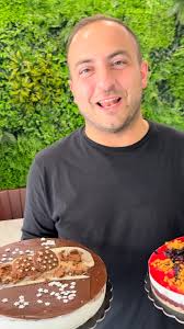 🍦 “Chi ha detto che la felicità non si può tenere in una mano? Hai già  provato i nostri gelatini?”