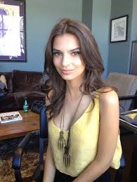 Emily Ratajkowski Aka The Brunette From Robin Thicke S Blurred Lines Video Emily Ratajkowski Pretty Face Beauty