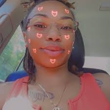 Tamera Bates's Instagram, Twitter & Facebook