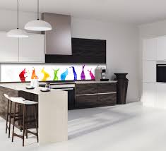 Vous souhaitez poser une crédence dans votre cuisine et vous cherche des idées allant dans l'axe credence cuisine fantaisie, voici donc plusieurs suggestions pour bien décorer votre cuisine sur le thème fantaisie. Credence Peinture Coloree Verre Et Alu Credence Cuisine Deco