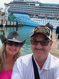 Cindy Duhe's Instagram, Twitter & Facebook