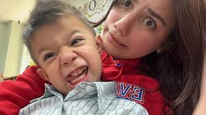 Hey guys!! My name is Jayden Cooper and I'm looking for babysitting  opportunities. I'm 18 years old and can drive. I can only do weekends or  late nights. I'm cpr certified and