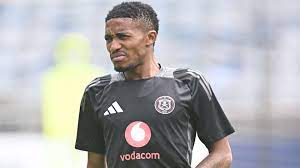 Former Orlando Pirates player urges club 'not to give up on Monnapule  Saleng' - 'He has contributed positively & will be difficult to let him  leave' | Goal.com South Africa