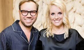 Шубы, пальто, куртки и парки для женщин и детей дополняют идеальный образ, соответствующий статусу, возрасту и случаю. Eks Zhena Andre Tana Priznalas Kak Vyzhivala S Rebenkom Posle Razvoda Ya Ostalas Odna S