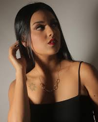 Val Castillo (@valeriaacasstillo) • Instagram photos and videos