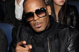 Since the 1990s, kelly has faced accusations of sexual abuse, often of underaged children. R Kelly Could Face Criminal Charges Over Sex Tape Of Him And 14 Year Old Girl