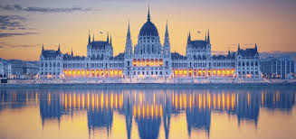 The hungarian government fails to respect the rule of law and human rights. Que Ver En Hungria 10 Lugares Imprescindibles Con Imagenes