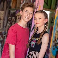 It's emily dobson (or you can call me one of piper rockelle's best friends). Emily Dobson On Instagram Good Vibes Only Sawyersharbino Cambrielittlefield Swypestyle Young Youtubers Pretty Girl Outfits Cute Celebrities