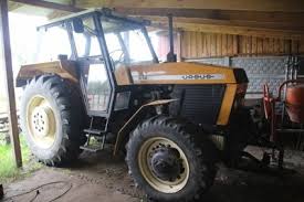 Ursus 914 6974654218 Oficjalne Archiwum Allegro Podstawowe różnice dotyczą nowego, mocniejszego silnika, dzięki czemu wzrosły udźwig podnośnika hydraulicznego i siła uciągu. ursus 914