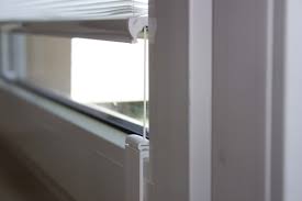 Nur wir bieten ihnen unsere einmalige tiefstpreisgarantie. Plissee Ohne Bohren Kaufen Plissee Experte De