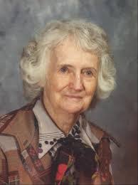 Pearl Bruce's Instagram, Twitter & Facebook