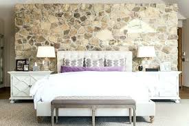 Parete camera da letto in pietra naturale i rivestimenti in pietra naturale sono più cari rispetto a quelli di pietra ricostruita e la loro messa in posa più lunga e complessa, ma il loro effetto è. 1001 Idee Per Pareti In Pietra In Tutti Gli Ambienti Interni