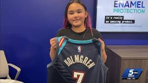 Oklahoma girl challenges Chet Holmgren to sponsor basketball team if she gets 1M TikTok likes