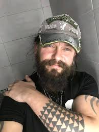 Anyone here loud boom around honeycreek park? Rocked my house lol