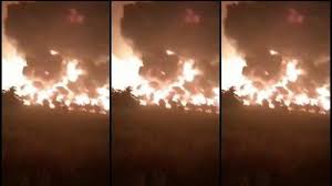 Indramayu regency, indonesia — a massive explosion and raging fire engulfed a balongan oil refinery in the indramayu region of indonesia sunday, local media and witnesses reported. Rcicvqdoq3w74m